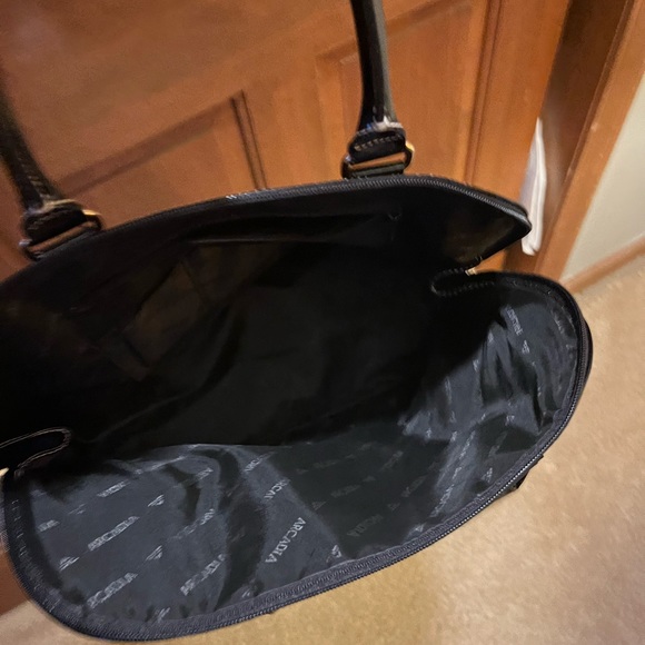 Arcadia Patent Leather bag - Picture 3 of 6